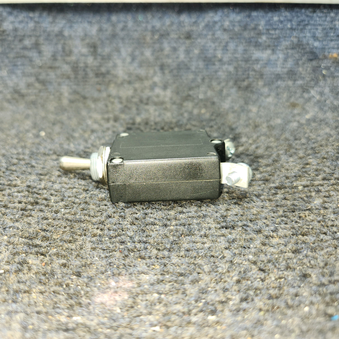 Used aircraft parts for sale, W31X2M1G7.5 Tyco Electronics W31 Series PIPER PA-24-250 Circuit  Breaker - 7.5 Amps