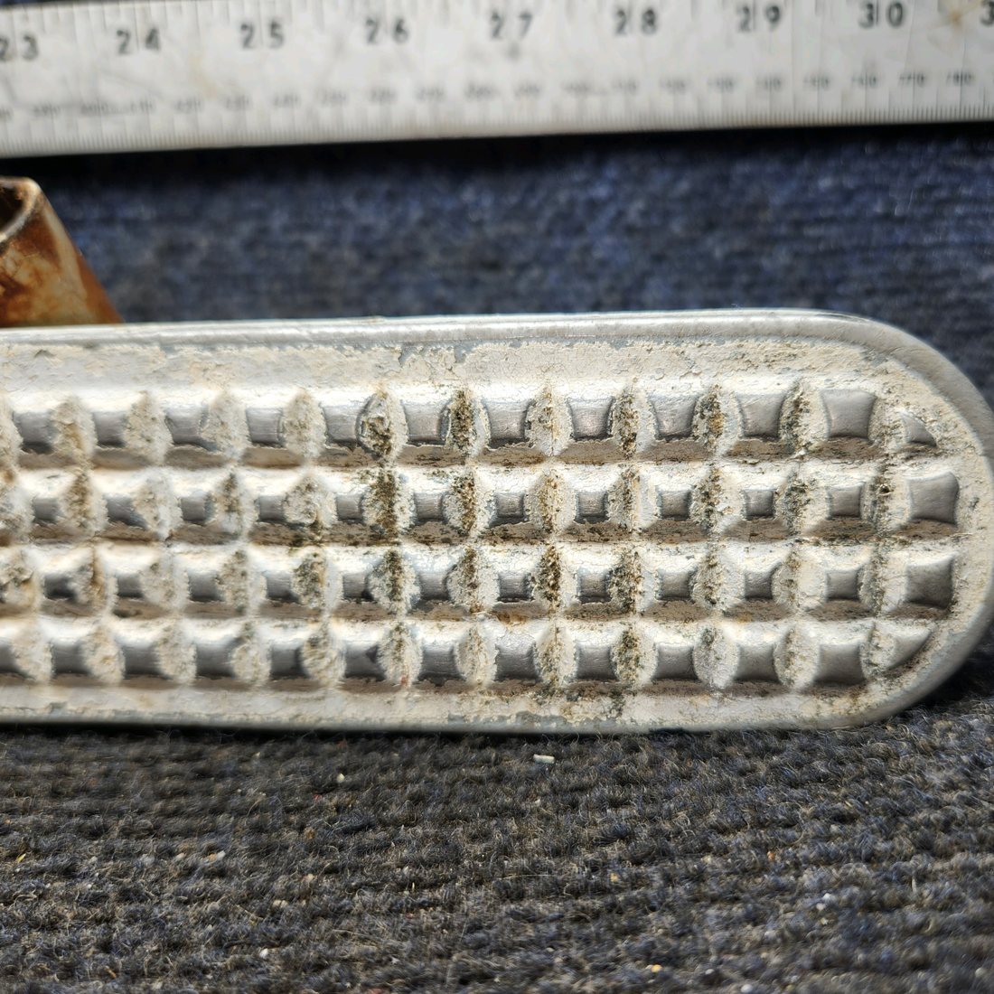 Used aircraft parts for sale, 0541155-1, 0541154-1 Cessna 172F Main Gear Entrance Bracket w/ Step - RH