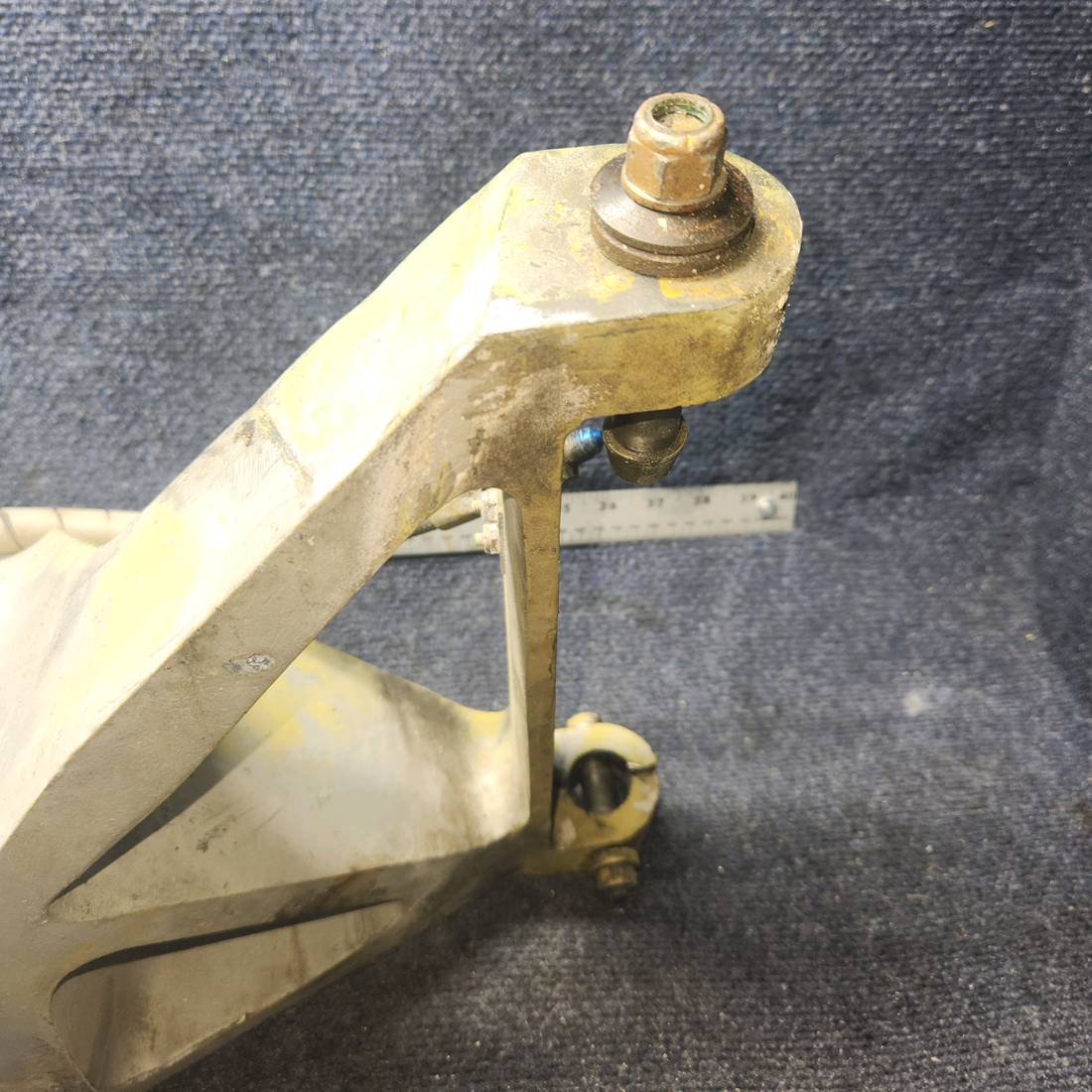 Used aircraft parts for sale, 169-810001-602 Beechcraft A24R Main Landing Gear Assembly RH