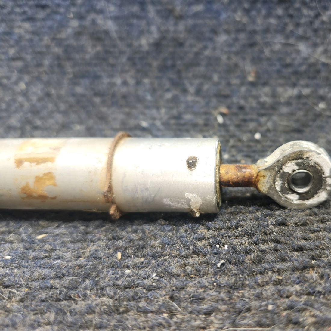 Used aircraft parts for sale, 1260074-1 cessna 172N Elevator Trim Tab Actuator Assembly