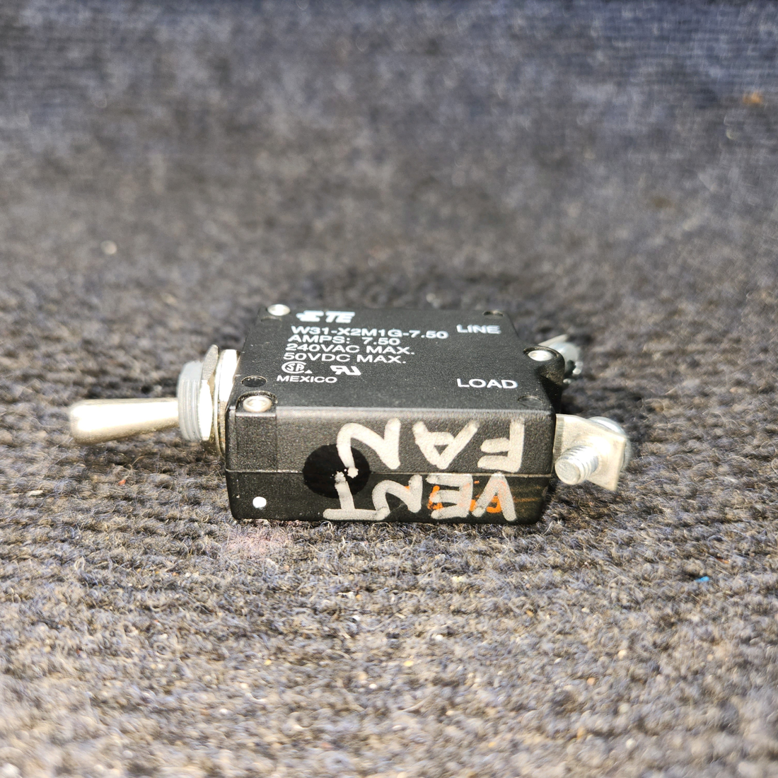 Used aircraft parts for sale, W31X2M1G7.5 Tyco Electronics W31 Series PIPER PA-24-250 Circuit  Breaker - 7.5 Amps