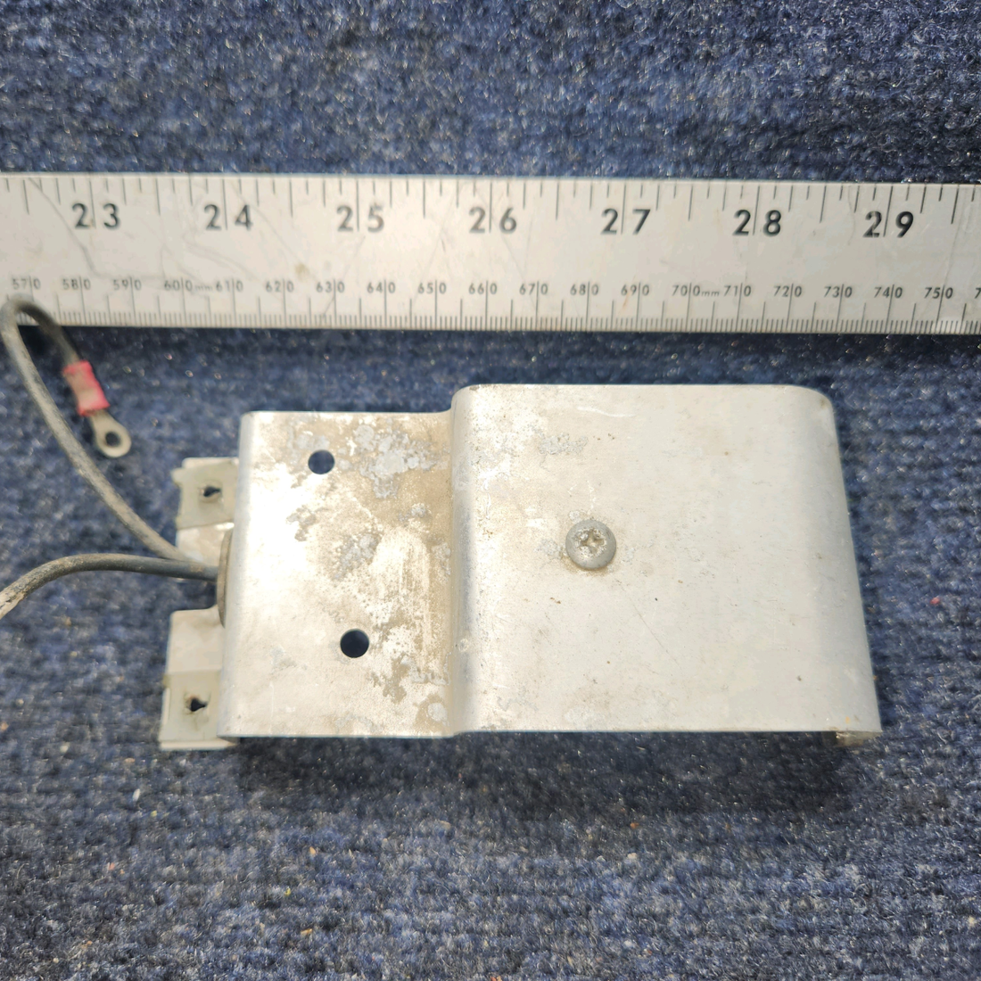 Used aircraft parts for sale, 0762035-1 Cessna 182P Cover Plate Wing Light