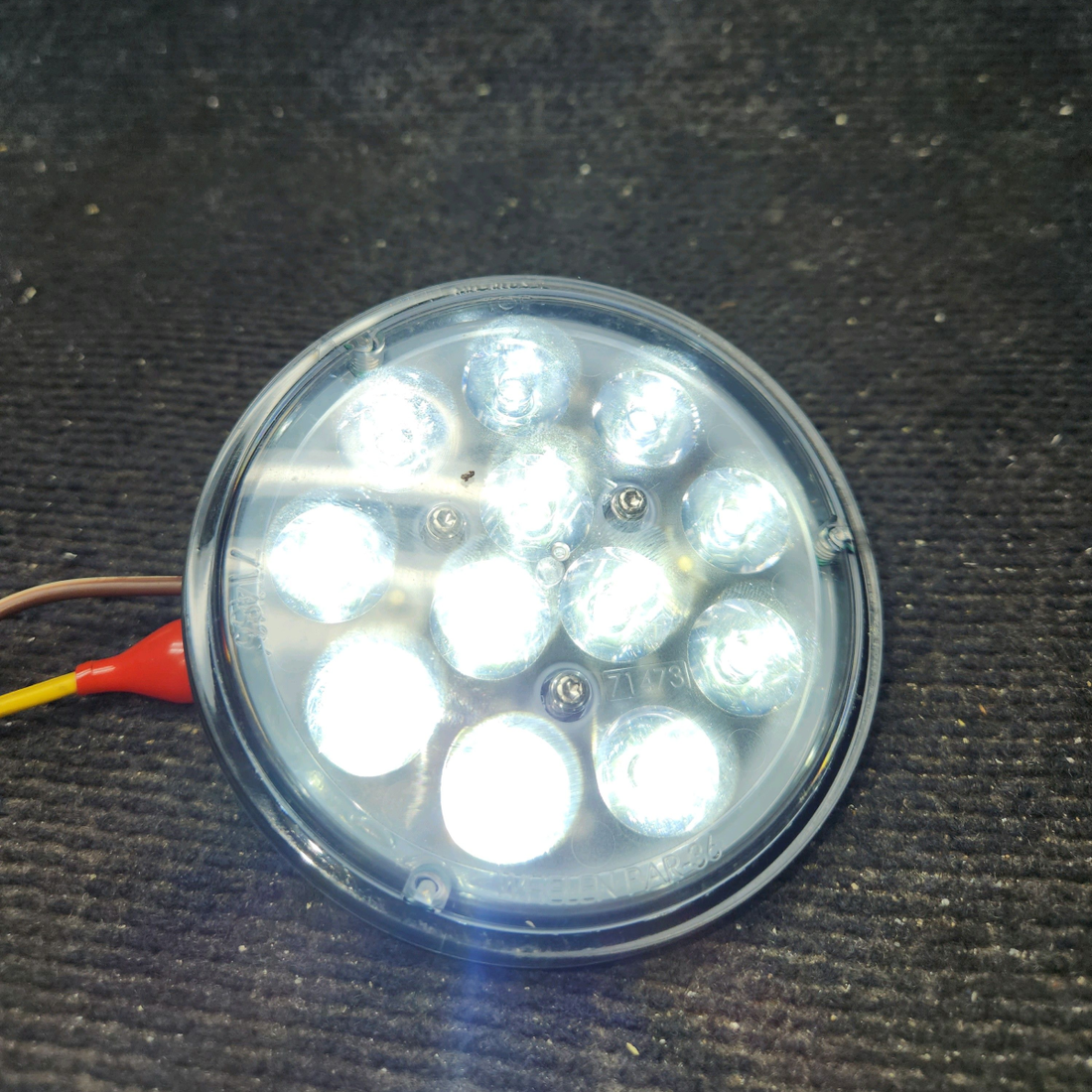 Used aircraft parts for sale, 01-0771833-10 Cessna 172E LED Replacement Landing Light - 14V