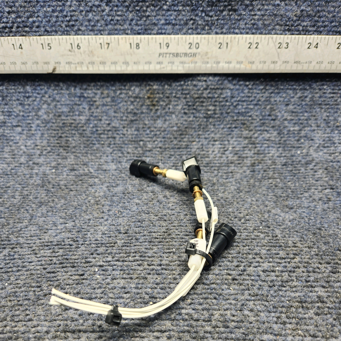 Used aircraft parts for sale, 7084401 MOONEY M20J WHELEN INTERIOR LIGHT 14 VOLTS - SET OF FOUR-ONE MESSING HOOD