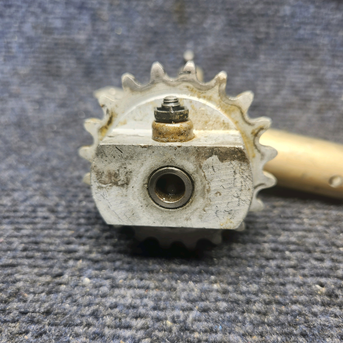 Used aircraft parts for sale, 169-524018-39 Beechcraft A23A Musketeer Custom III CONTROL COLUMN FITTING WITH BUSHING, BEARINGS, SPROCKET