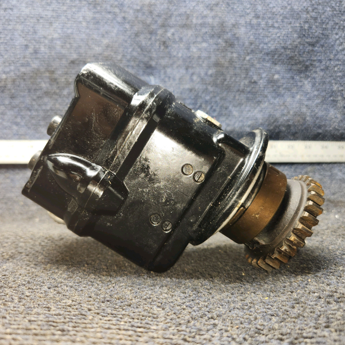 Used aircraft parts for sale, 4301 Champion Aerospace cessna 150G Slick Magneto with Gear