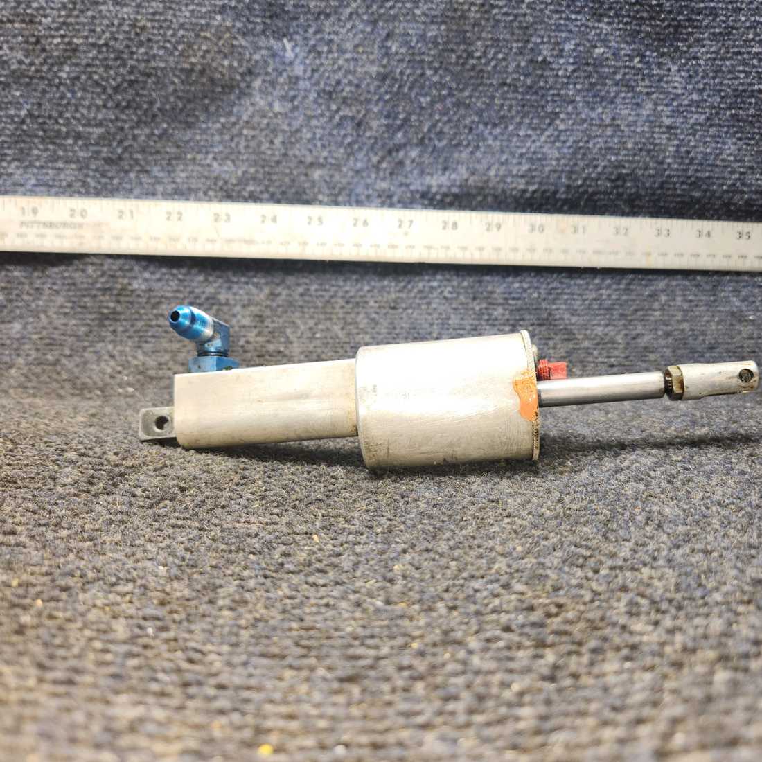 Used aircraft parts for sale, 0541138-16 Cessna 182G Master Brake Cylinder