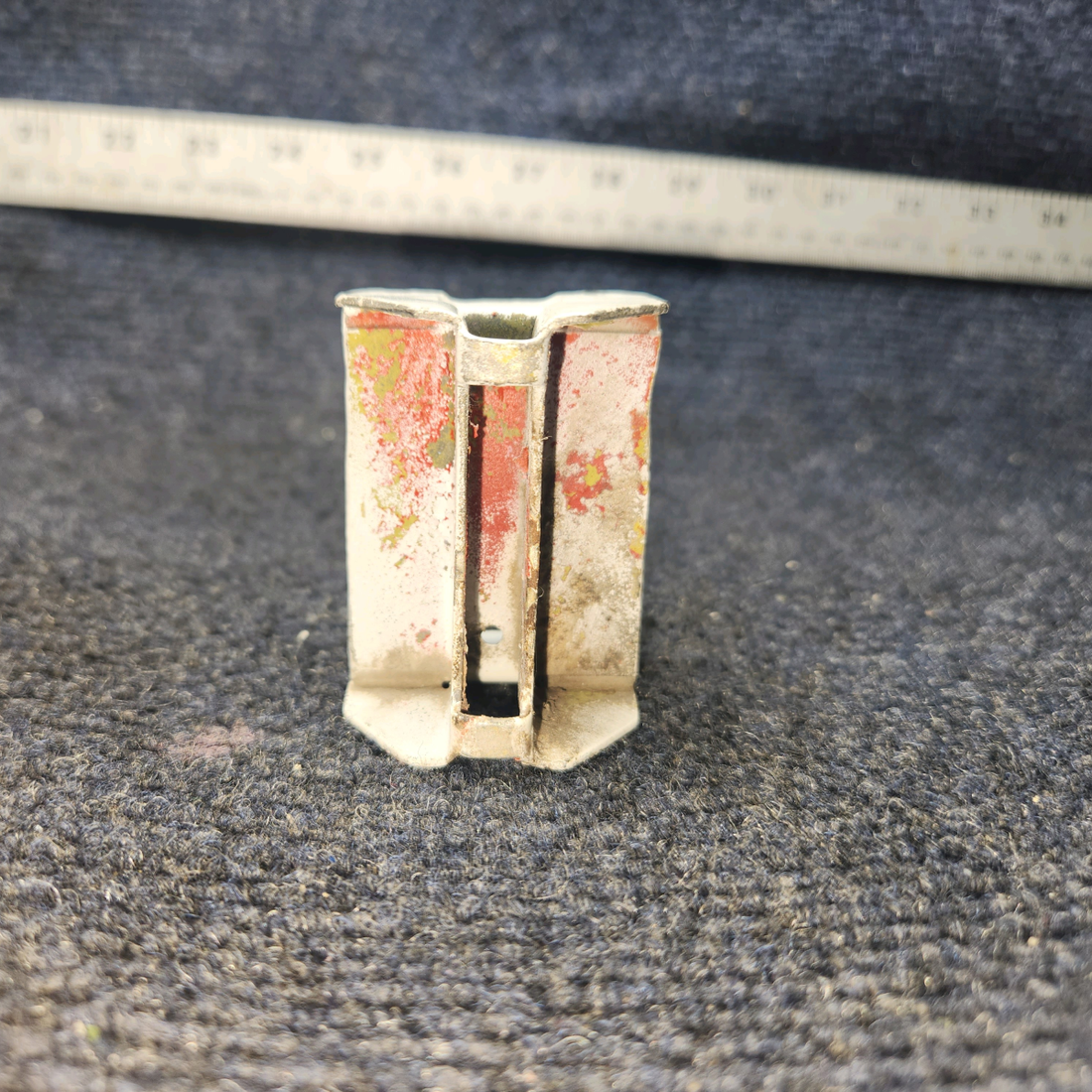 Used aircraft parts for sale, 35-135025-32 BEECHCRAFT 95-55B Outboard Aileron Hinge/Bracket Assembly  - RH