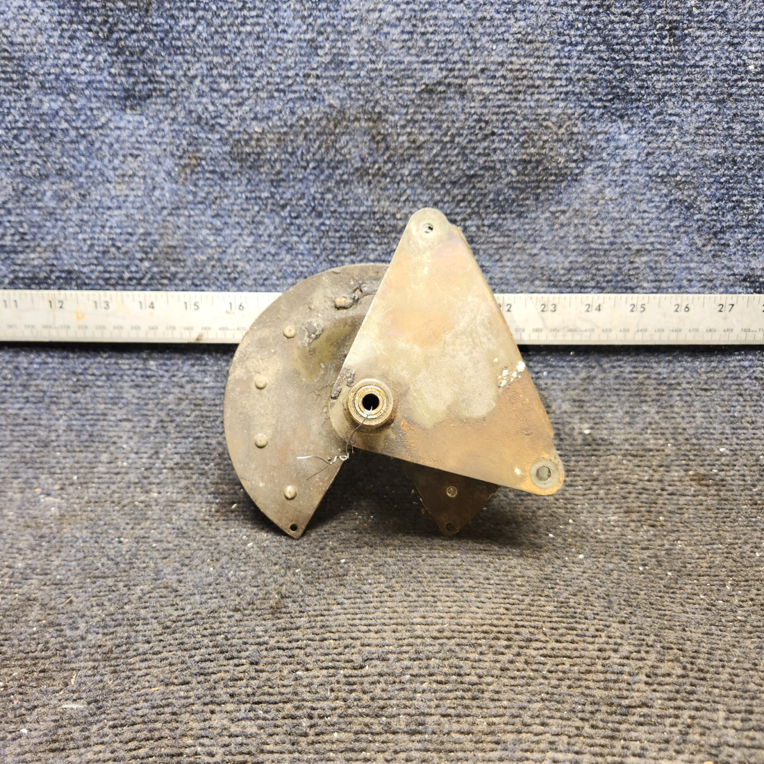 Used aircraft parts for sale, 0760612-1 cessna 150G Flap Drive Pulley Assembly – RH