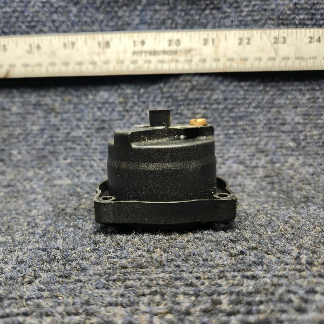 Used aircraft parts for sale, 100690 CESSNA 172K HOUR METER INDICATOR (HOURS: 2104.9) (VOLTS: 12, 24)