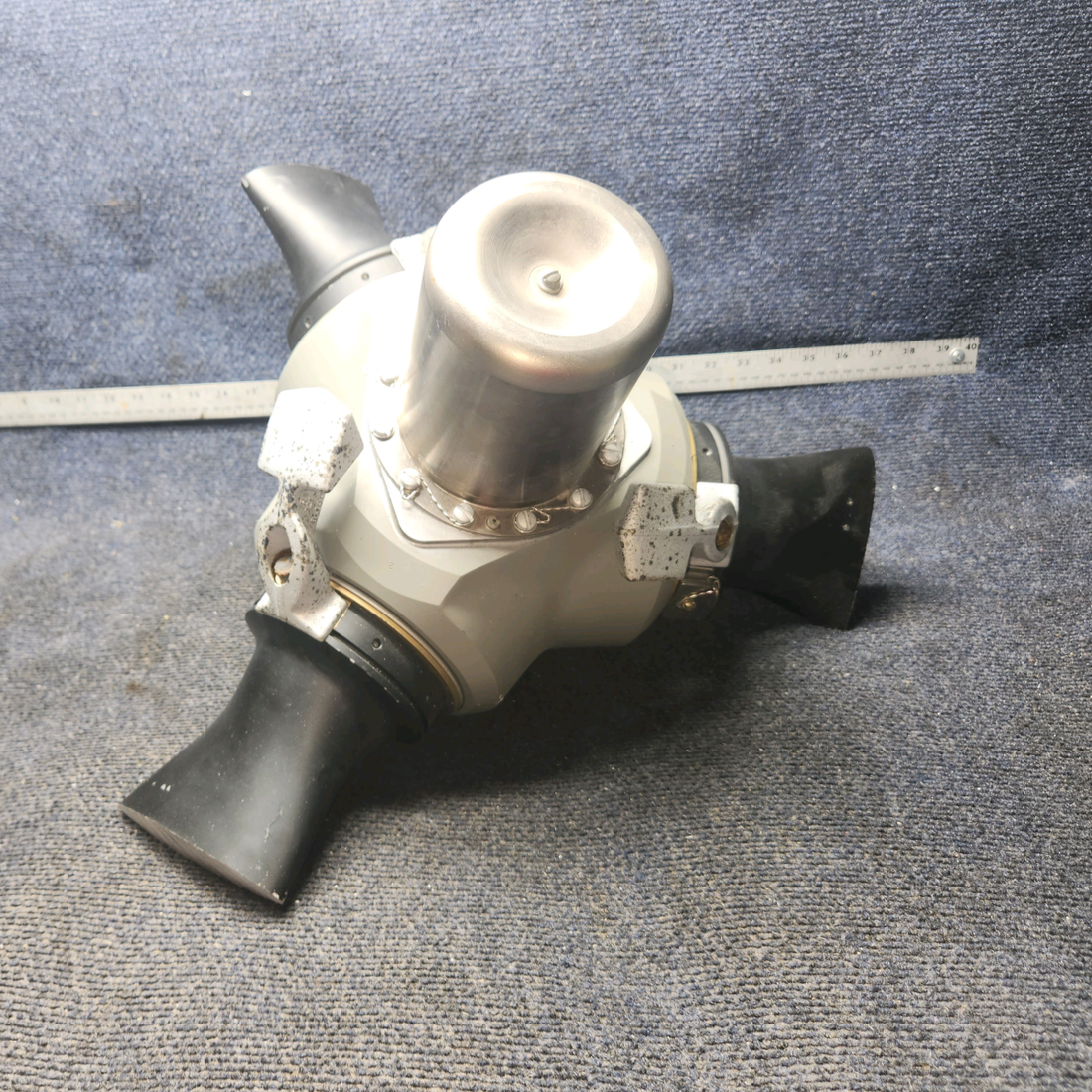 Used aircraft parts for sale, 3AF32C504-C McCauley BEECHCRAFT 95-55B Propeller Hub – Prop Strike, for Parts Only