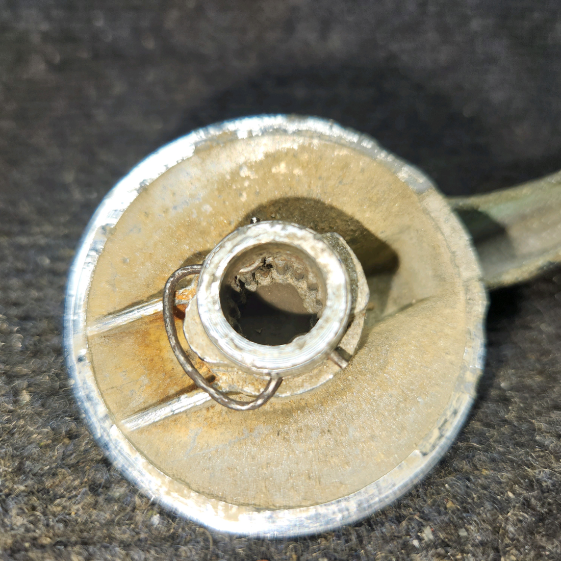 Used aircraft parts for sale, 464-023 PIPER PA28-140 Elevator Trim Handle