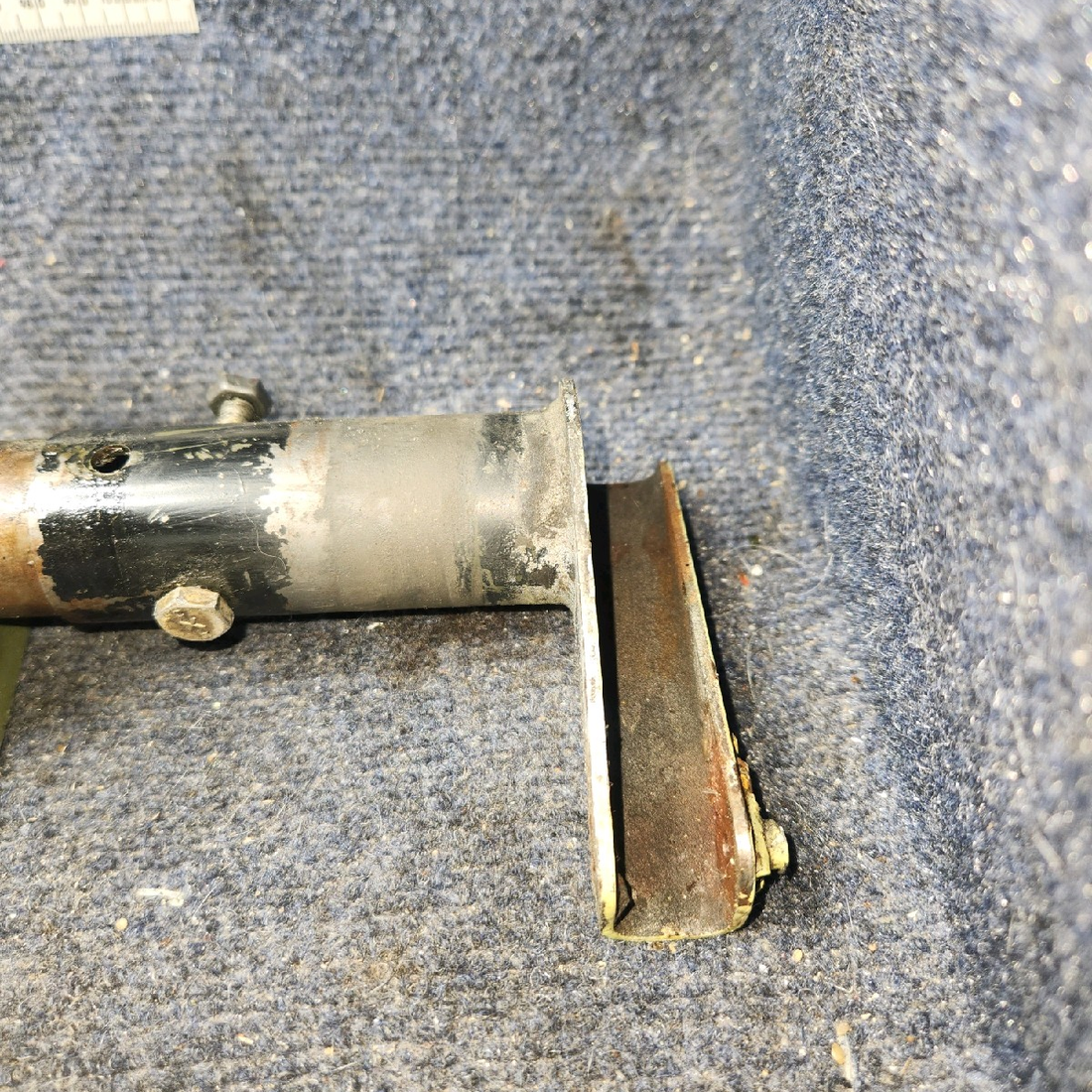 Used aircraft parts for sale, 62705-000 piper PA-28-181 Flap Torque Tube Assembly