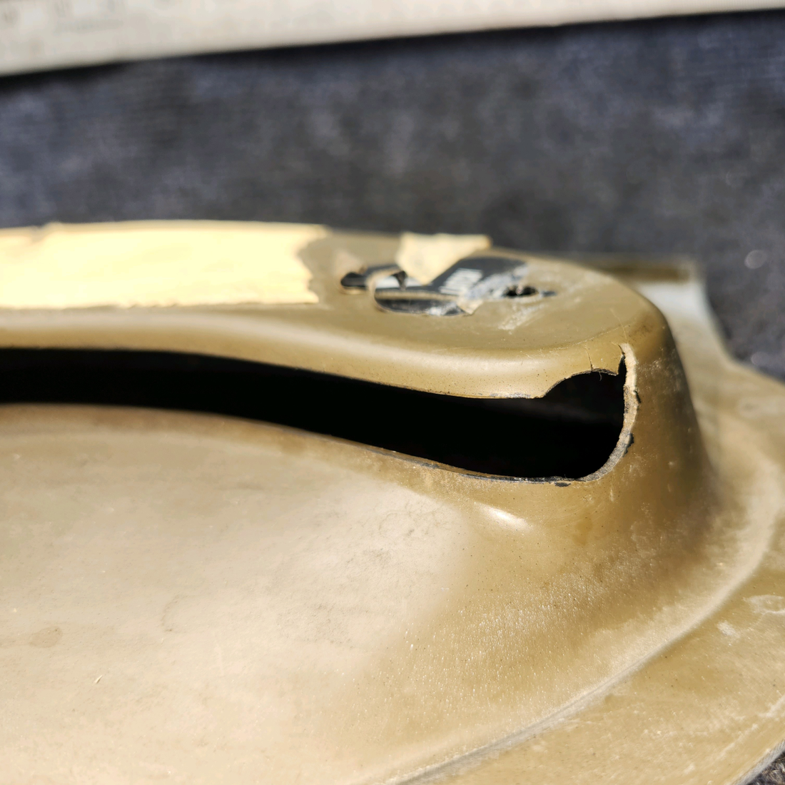 Used aircraft parts for sale, 79542-05 Piper PA32RT-300 Door Latch Pan