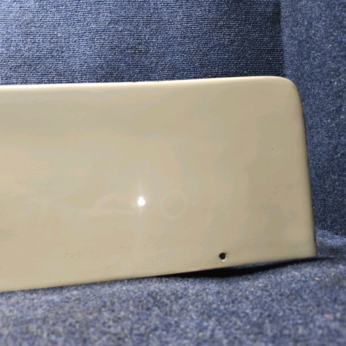 Used aircraft parts for sale, 0523565-200 CESSNA 172K WING TIP ASSEMBLY RH - HAS HOLE FOR STROBE.