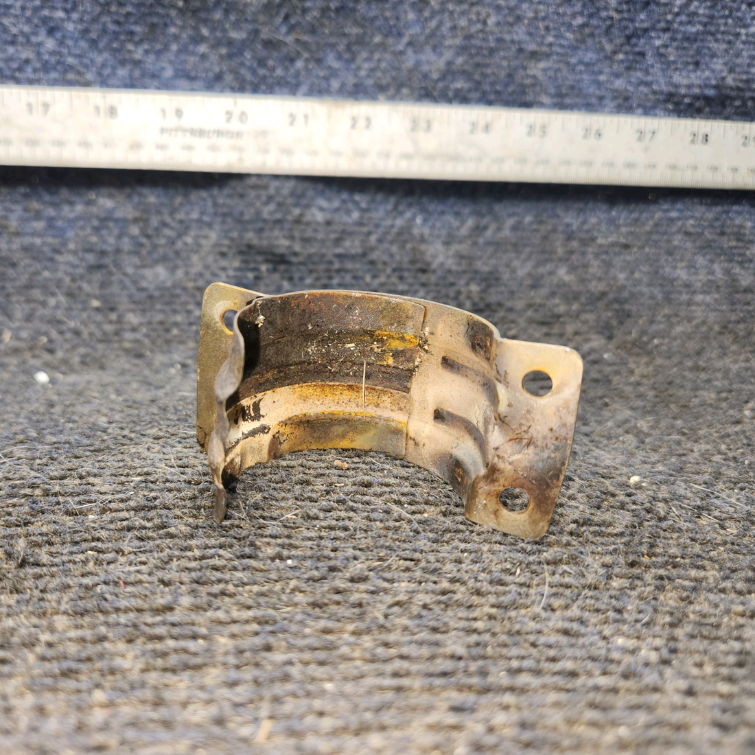 Used aircraft parts for sale, 1555014-2 cessna 172N Clamp Half