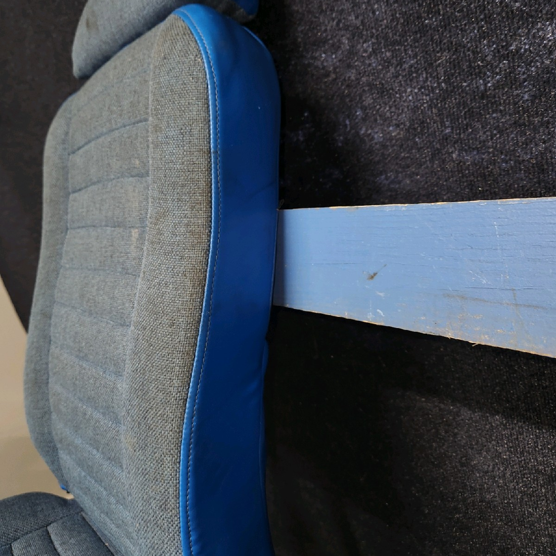 Used aircraft parts for sale, 79337-022 piper PA-28-181 Front Co-Pilot Seat Assembly – RH