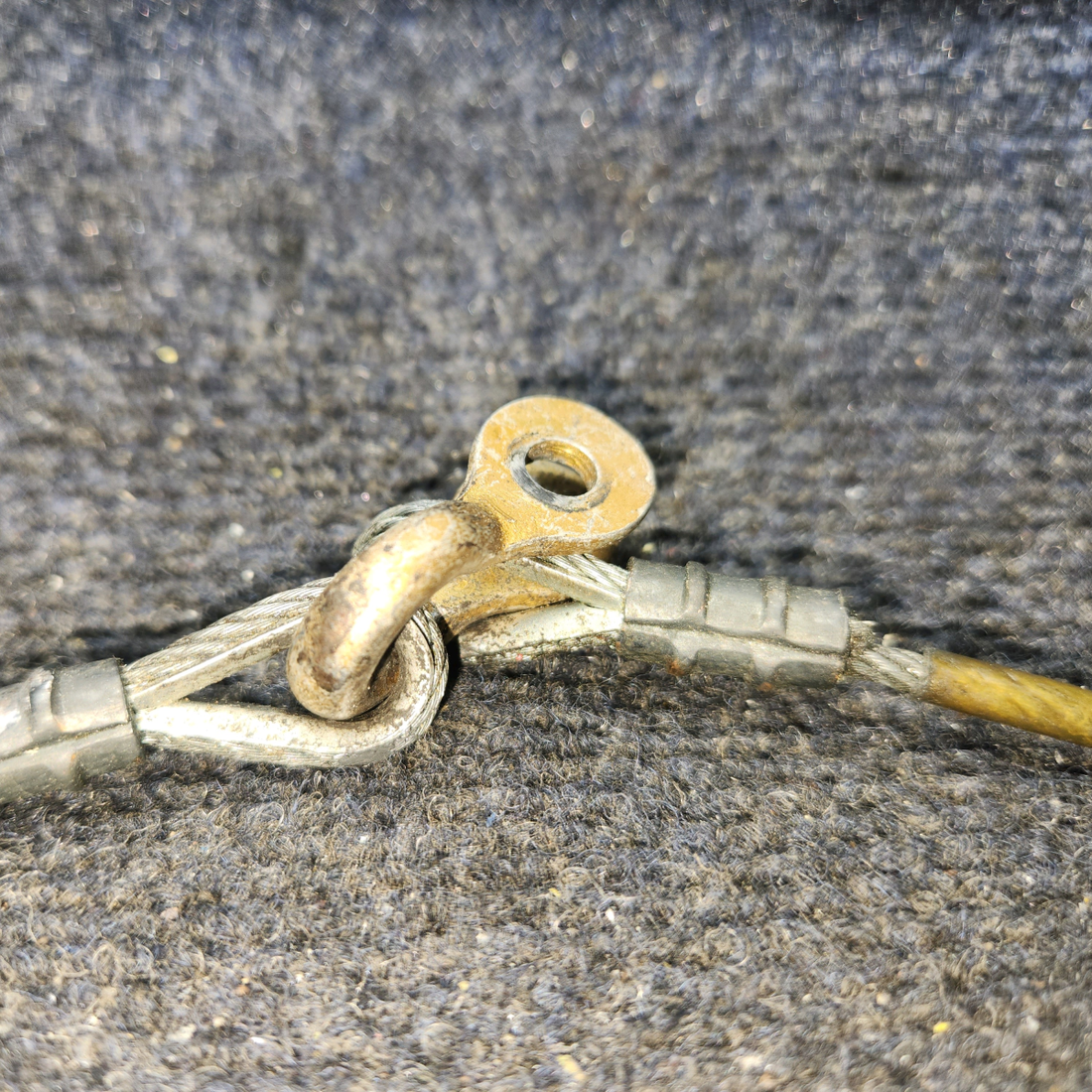 Used aircraft parts for sale, 96908-000 PIPER PA28-140 Seatbelt Cable Assembly Set – LH and RH