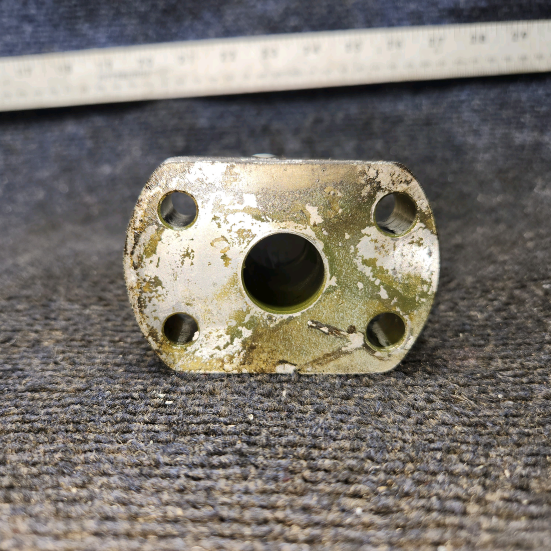 Used aircraft parts for sale, 0541124 Cessna 172E Main Gear Axle
