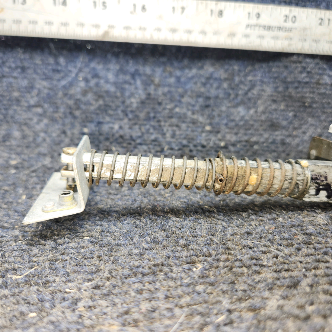 Used aircraft parts for sale, 0517012-4 cessna 172N Cabin Door Latch Assembly – RH