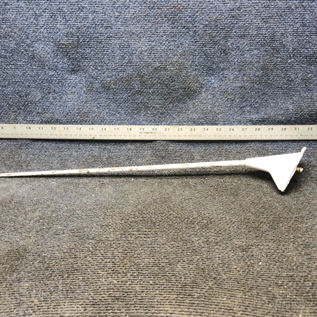 Used aircraft parts for sale, C598501-0104 cessna 172N VHF Antenna