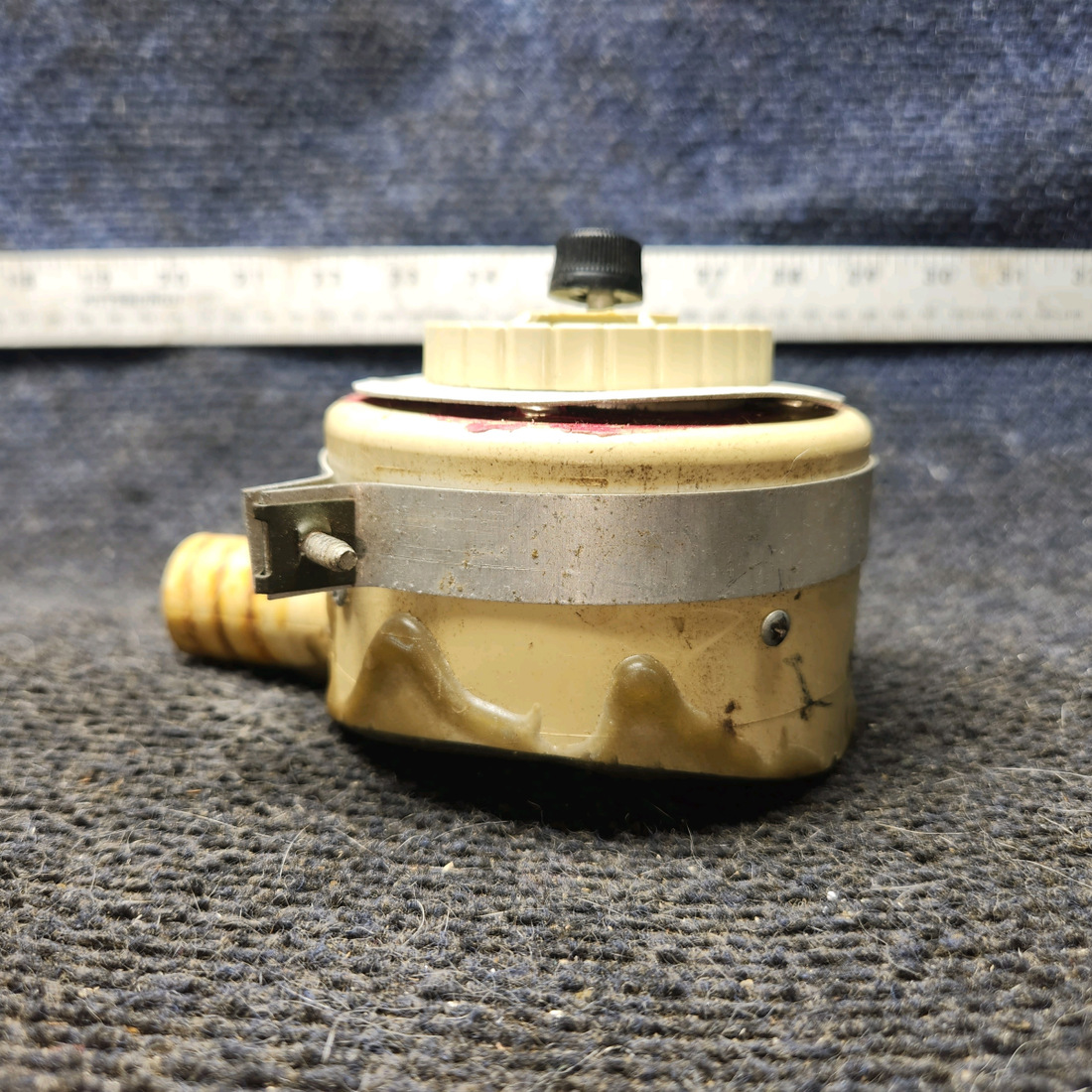 Used aircraft parts for sale, 0710013-4 cessna 172N Fresh Air Vent Silencer