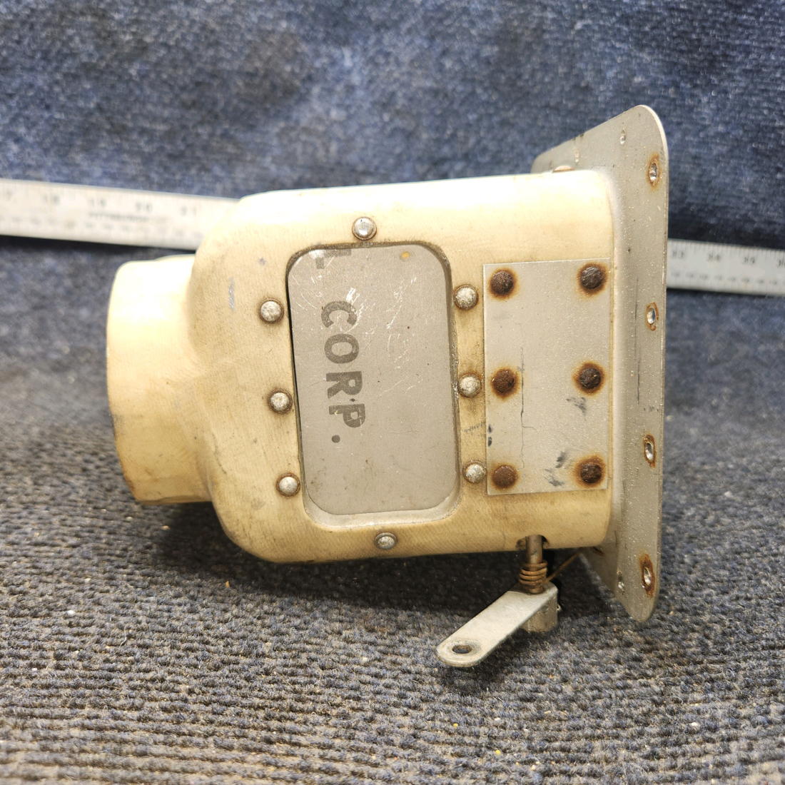 Used aircraft parts for sale, 0553001-1 Cessna 172F Warm Air Valve with Seat