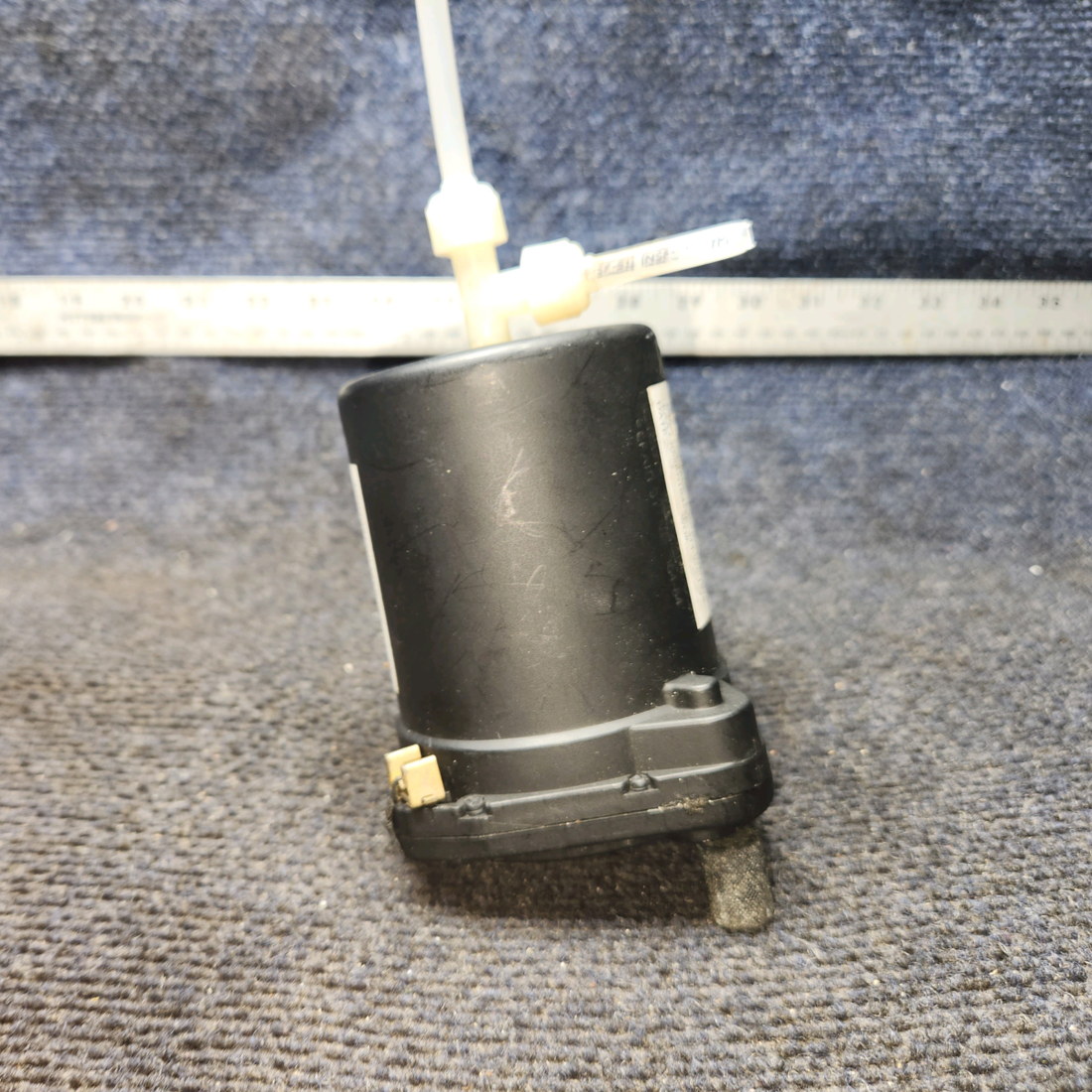 Used aircraft parts for sale, C661071-0101 United Instruments 5934P-1 Cessna 172E Altimeter Indicator