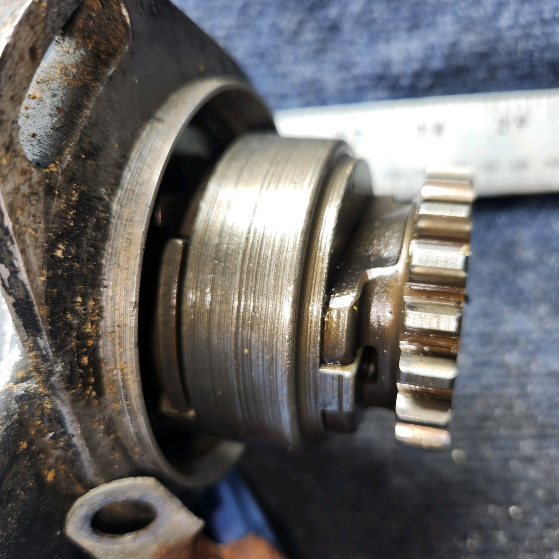 Used aircraft parts for sale, 664, 530603 Continental C125, C145 & O300 Cessna 172F Slick Magneto With Gear