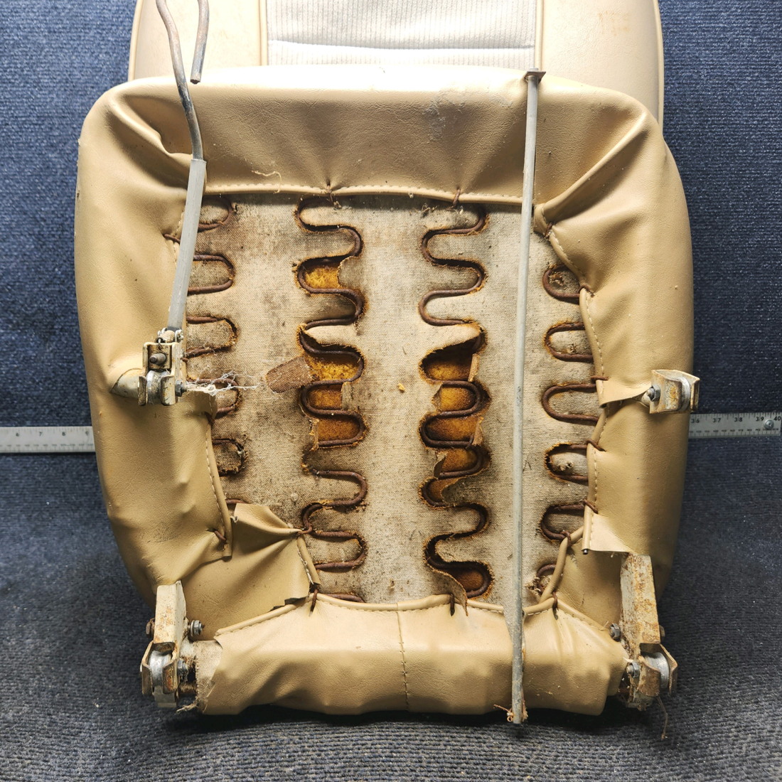 Used aircraft parts for sale, 0400118-90 Cessna C-150J Co-pilot Right Seat Assy