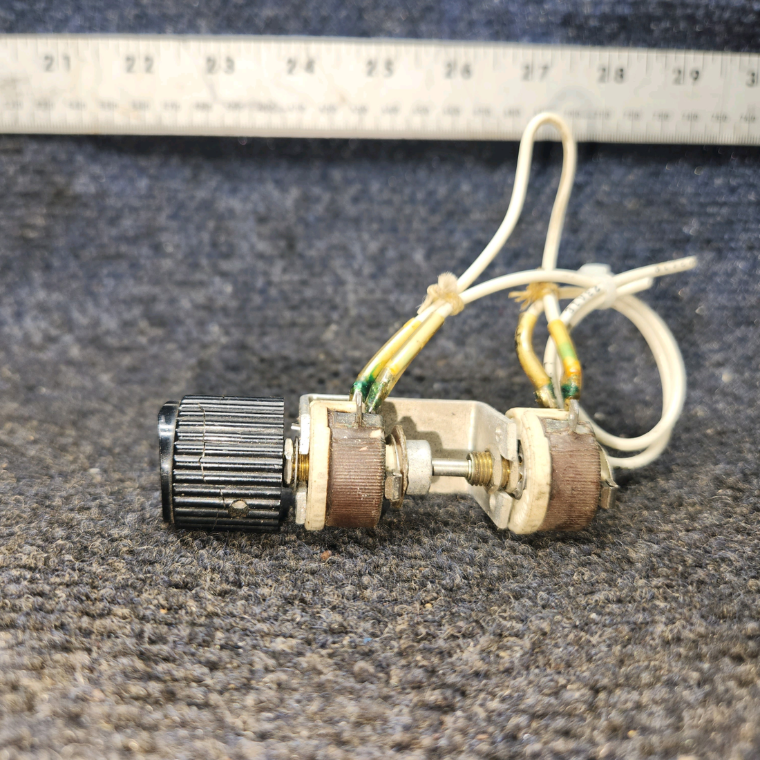 Used aircraft parts for sale, JE-75R1-351 BEECHCRAFT 95-55B Dimmer Double Assy Instrument Floor