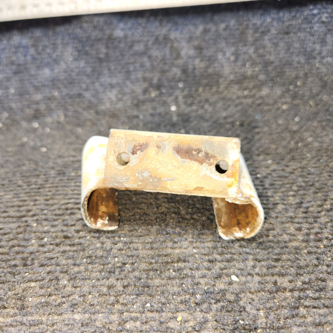 Used aircraft parts for sale, 0541155-2 Cessna 172E Main Landing Gear Step Bracket RH