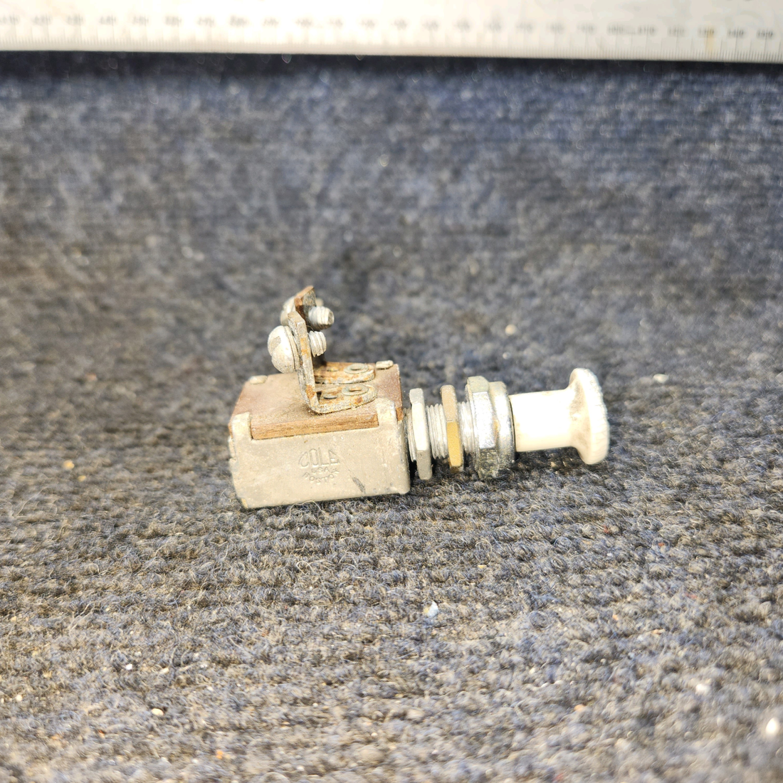 Used aircraft parts for sale, 0713026-4 Cessna 172F Push Pull Switch Assy - Price per Each