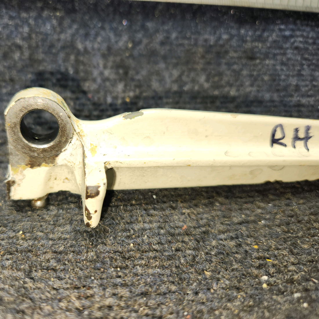 Used aircraft parts for sale, 35-815155-611 BEECHCRAFT F35 Leg Assy Main Gear Retract - RH