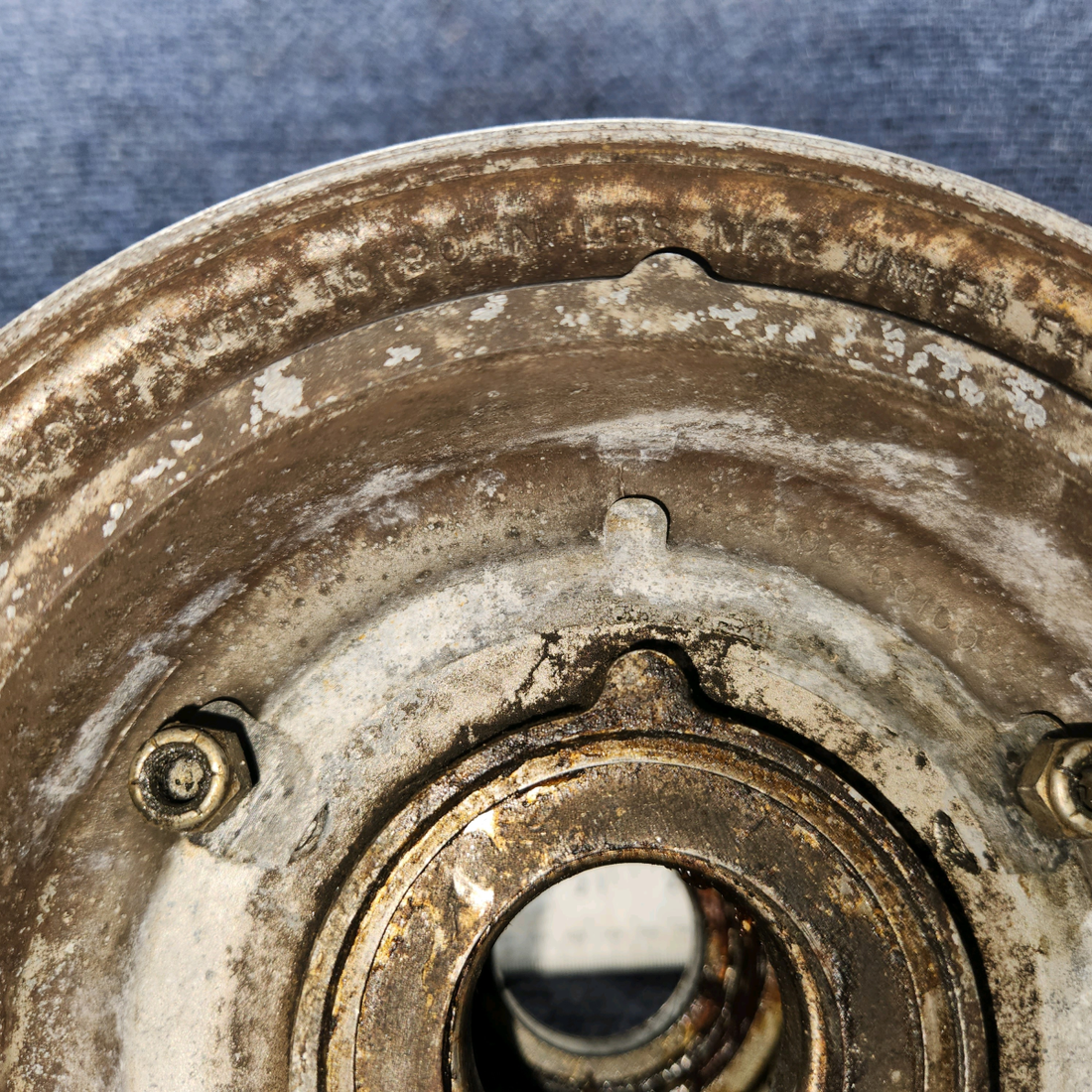 Used aircraft parts for sale, 40-113C Cleveland 40-113C Beechcraft A24R 6.00-6 Wheel Assembly