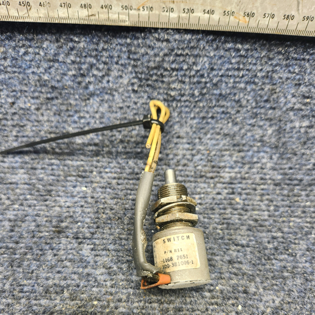 Used aircraft parts for sale, 100-381006-1 Beechcraft F33A LANDING GEAR LIMIT SWITCH (14-28V)