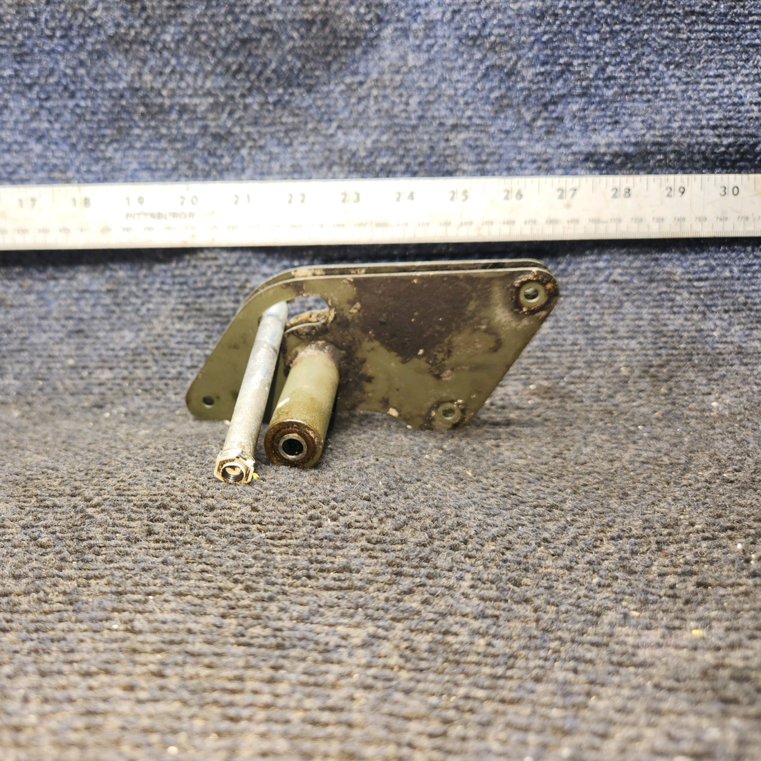 Used aircraft parts for sale, 0523223-1 cessna 150G Aileron Bellcrank Assembly – RH