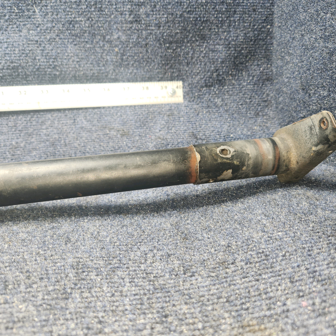 Used aircraft parts for sale, 62705-000 Piper PA28-140 Flap Torque Tube Assy