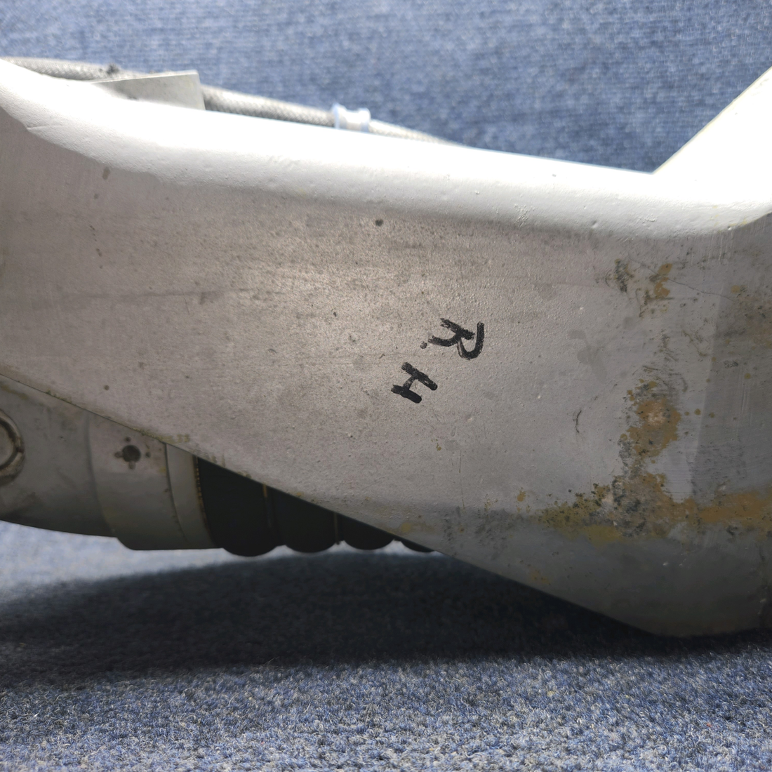 Used aircraft parts for sale, 169-810001-602 Beechcraft A24R Main Landing Gear Assembly RH
