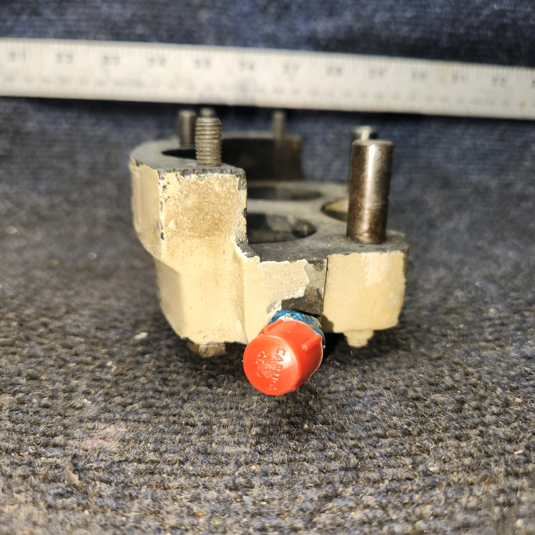 Used aircraft parts for sale, 36-8001-9 Cleveland BEECHCRAFT F35 30-54 Bake Caliper Assembly