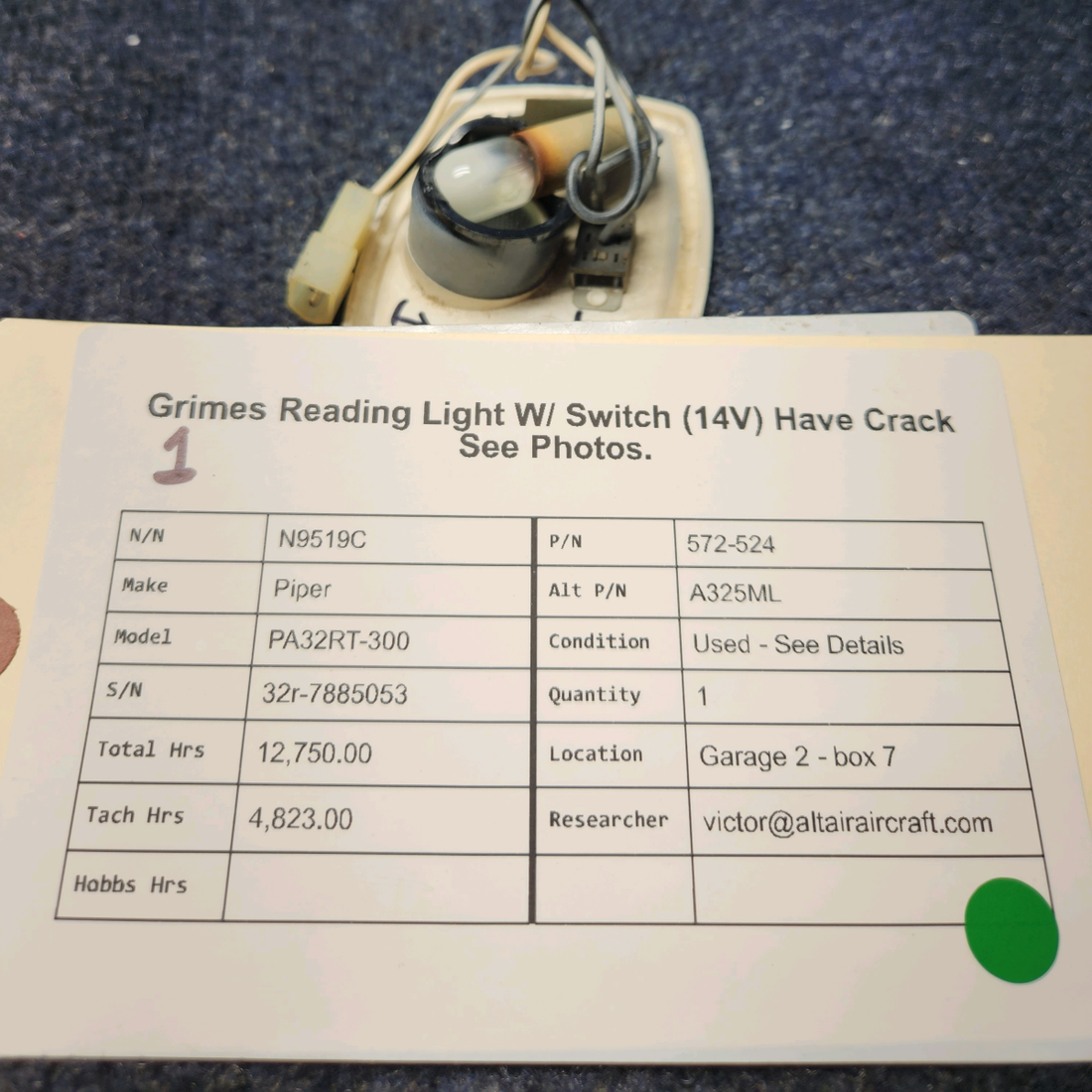 Used aircraft parts for sale, 572-524 Piper PA32RT-300 GRIMES READING LIGHT W/ SWITCH (14V) HAS CRACK