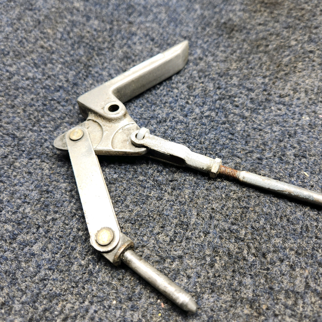Used aircraft parts for sale, 68976-000 Piper PA32RT-300 AFT LATCH ASSY CARGO DOOR