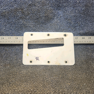 Used aircraft parts for sale, 0441024-2 cessna 150G Landing Gear Fillet Plate – RH