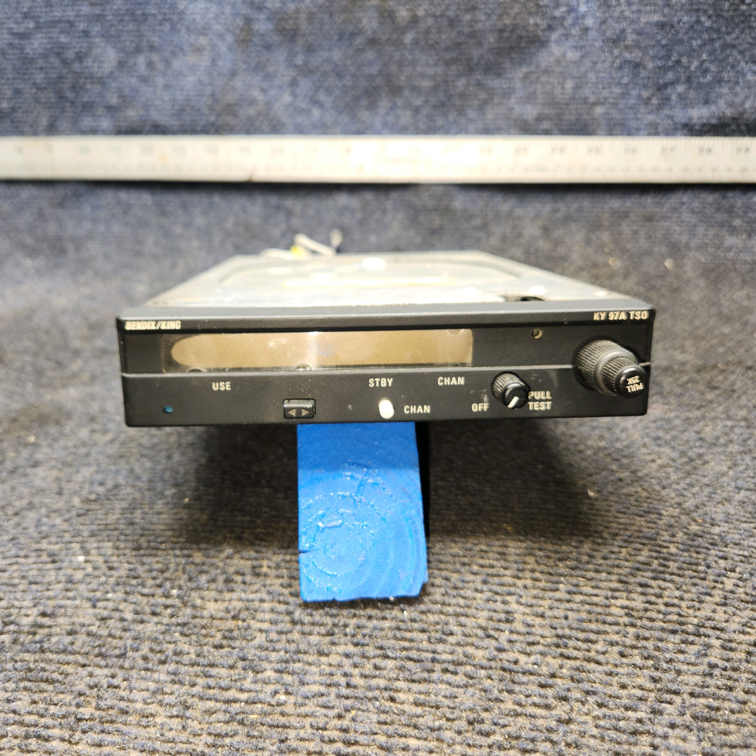 Used aircraft parts for sale, 064-1051-70 King KY-97A Piper PA28-140 Com Transceiver with rack and connector 14V