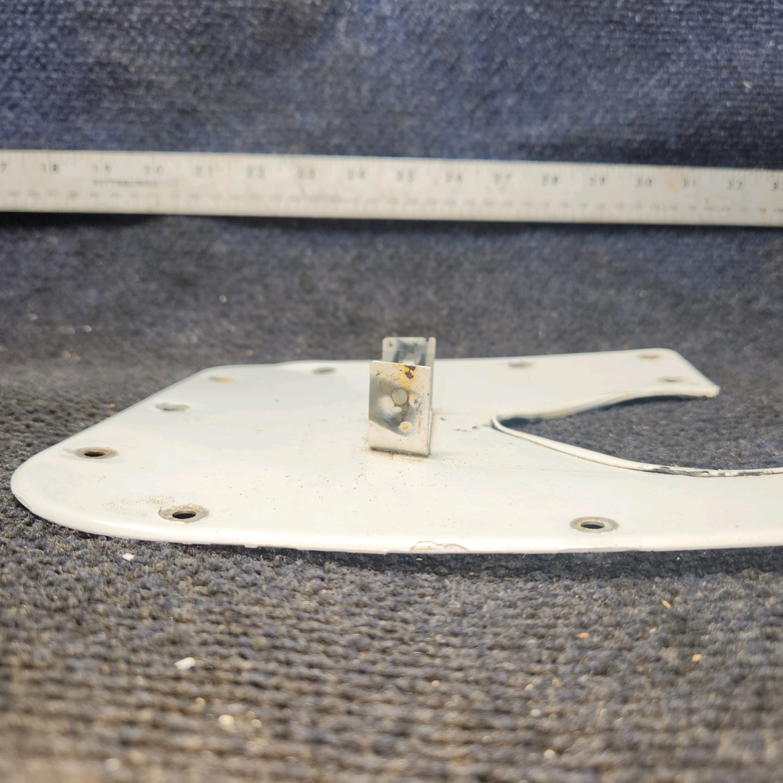 Used aircraft parts for sale, 63339-001 Piper PA-28-140 MLG Plate Assembly – RH