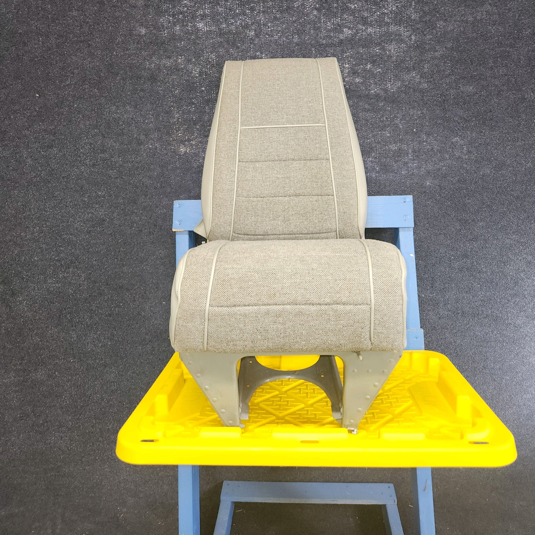 Used aircraft parts for sale, 169-534024-601 , 169-534024-602 , 169-534025-601 Beechcraft A23A Musketeer Custom III PILOT/CO-PILOT/REAR SEAT AND LATERAL IN GOOD CONDITION