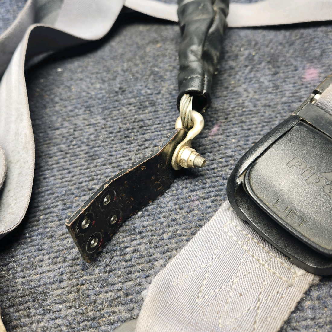 Used aircraft parts for sale, 1108559M-11-058 PIPER PA28-161 Warrior III LAP SEAT BELT AND BUCKLE ASSEMBLY LH AND RH SET REAR SEAT