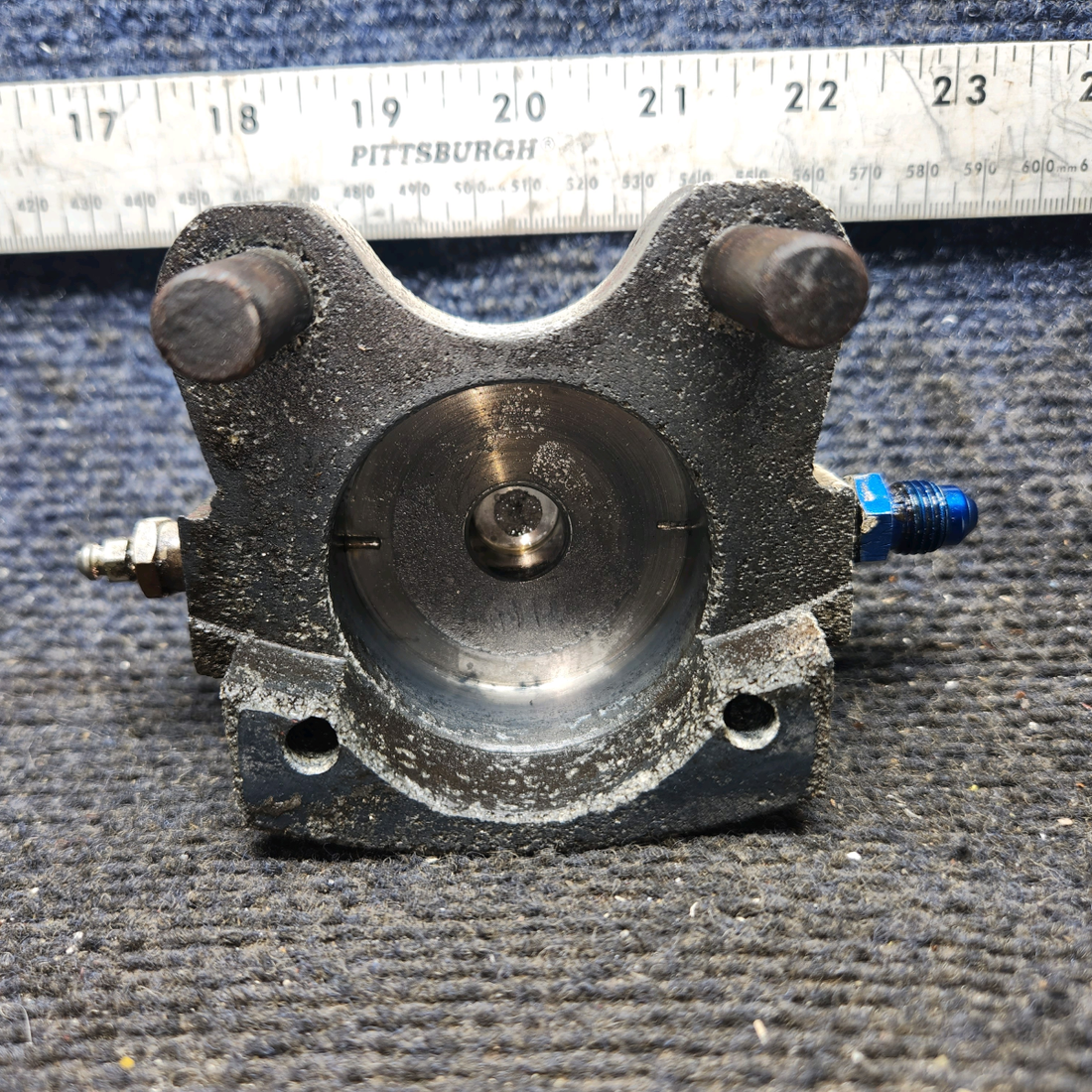Used aircraft parts for sale, C163030-0103 Cleveland cessna 150G Brake Caliper Assembly