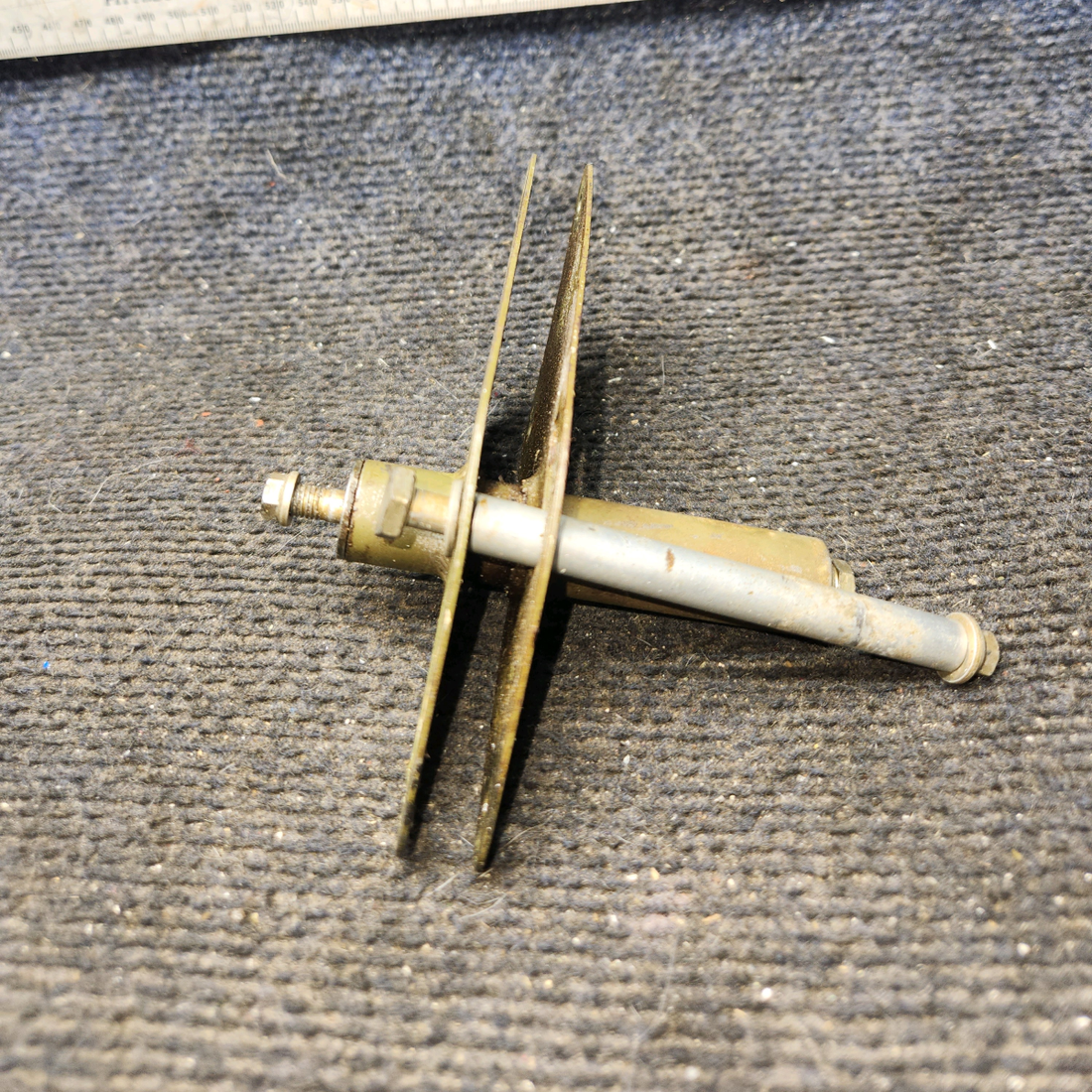 Used aircraft parts for sale, 0523223-1 cessna 172N Aileron Bellcrank Assembly – LH