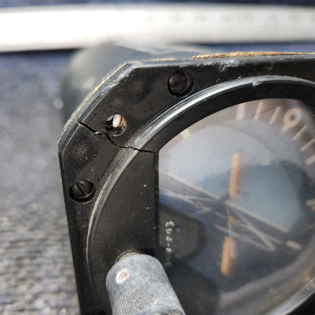 Used aircraft parts for sale, 23-501-06-9 Edo-Air 5000B-20 Cessna 172F Vacuum Attitude Gyro Indicator